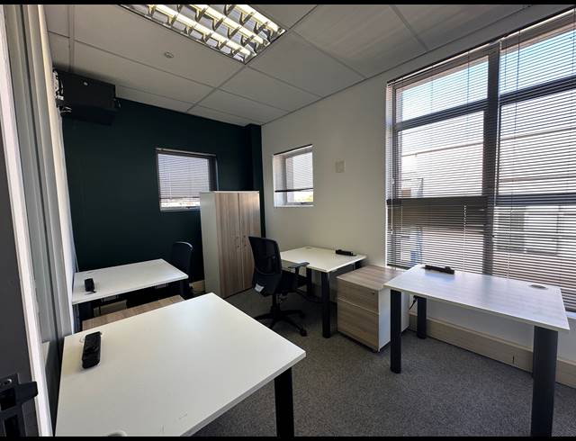 75M² CO-WORKING SPACE TO LET IN DIE HOEWES